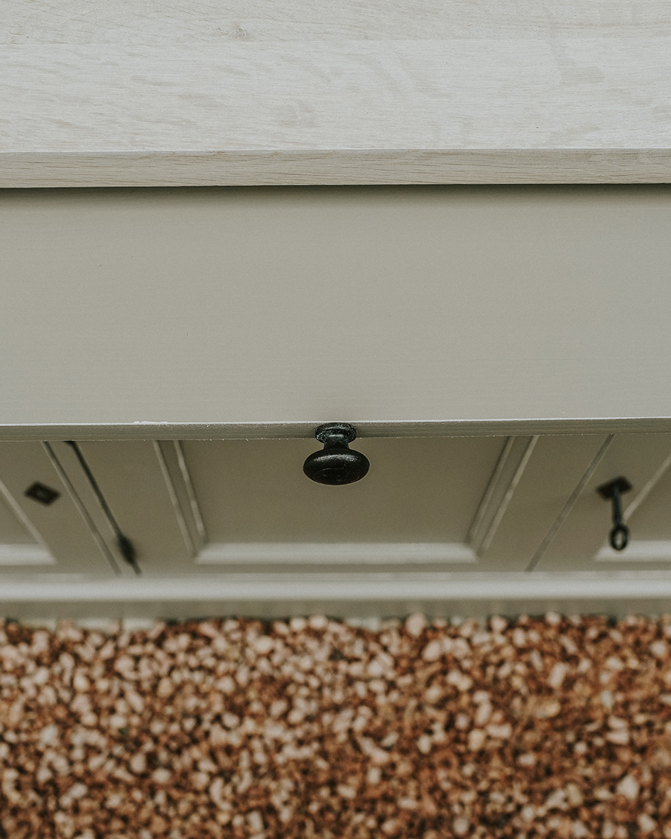 Alacena tradicional con vitrinas - Imagen 4